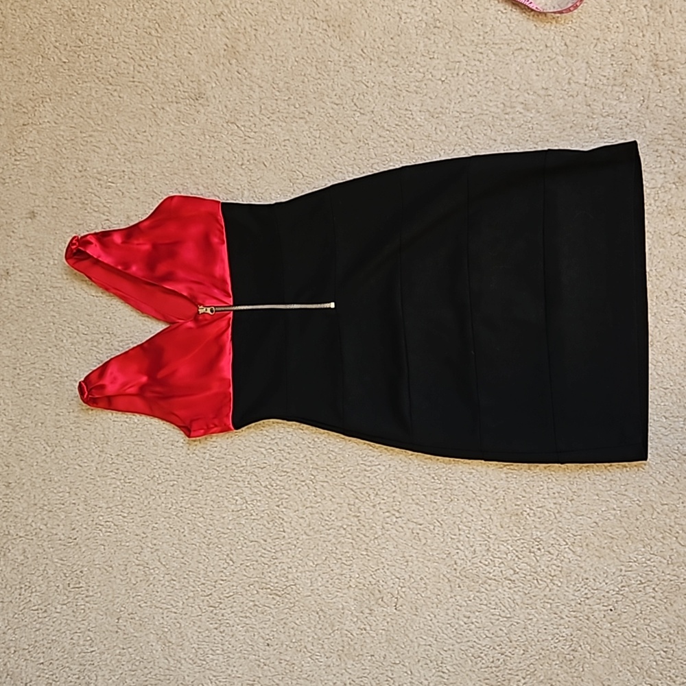 Dress - Picture 3 of 5